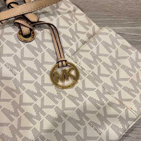 Michael Kors Monogram Beige Tote - Picture 2 of 5